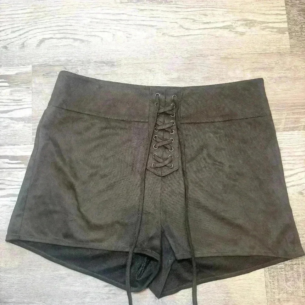 BROWN SUEDE SHORTS MEDIUM